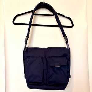 Vera Bradley Cotton Utility Bucket Crossbody Purse in Classic Navy